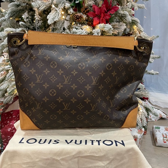 Louis Vuitton Handbags - Louis Vuitton Berri mm